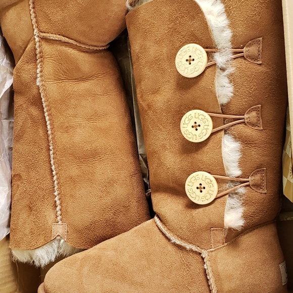 Womens Ugg Bailey Button Triplet Boots - Picture 5 of 8